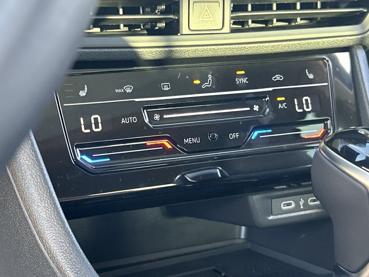New 2027 Volkswagen Jetta SE FWD image 24