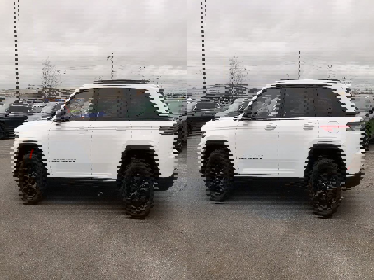 Used 2023 Jeep Grand Cherokee Limited w/ Black Appearance Package image 3