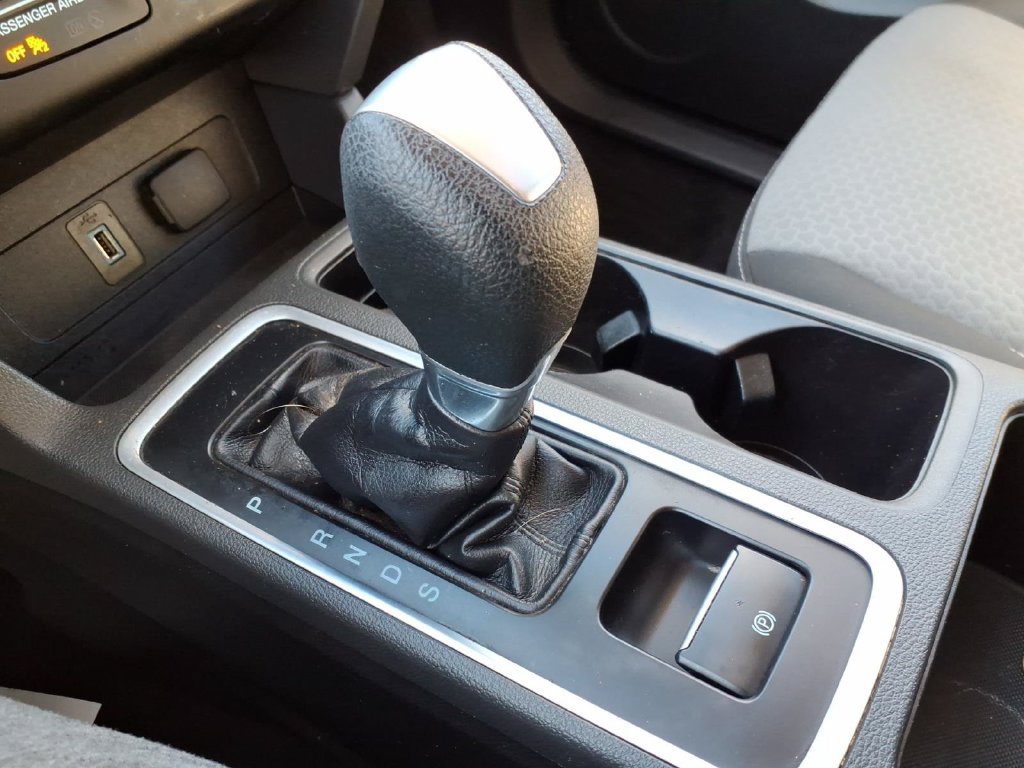 Used 2017 Ford Escape SE w/ Equipment Group 201A FWD image 19