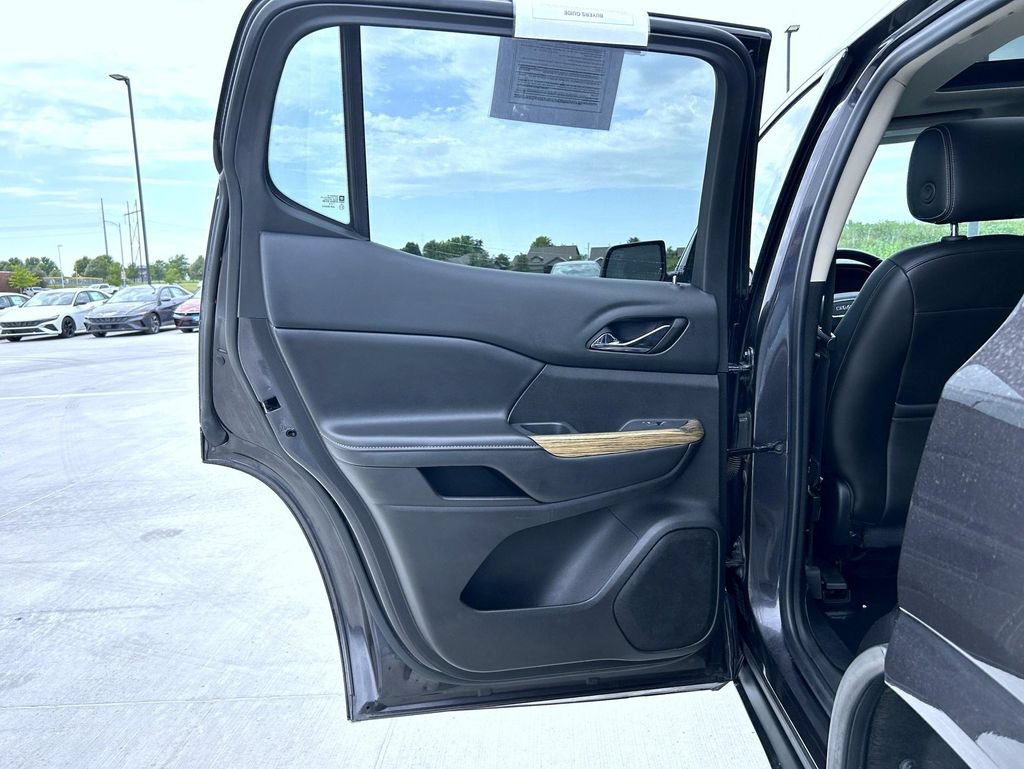 Used 2019 GMC Acadia Denali w/ Technology Package AWD/4WD image 23