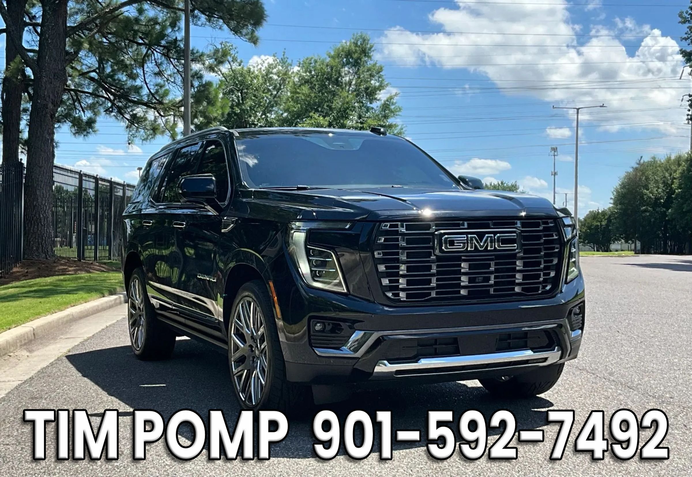 Used 2025 GMC Yukon Denali Ultimate AWD/4WD image 3