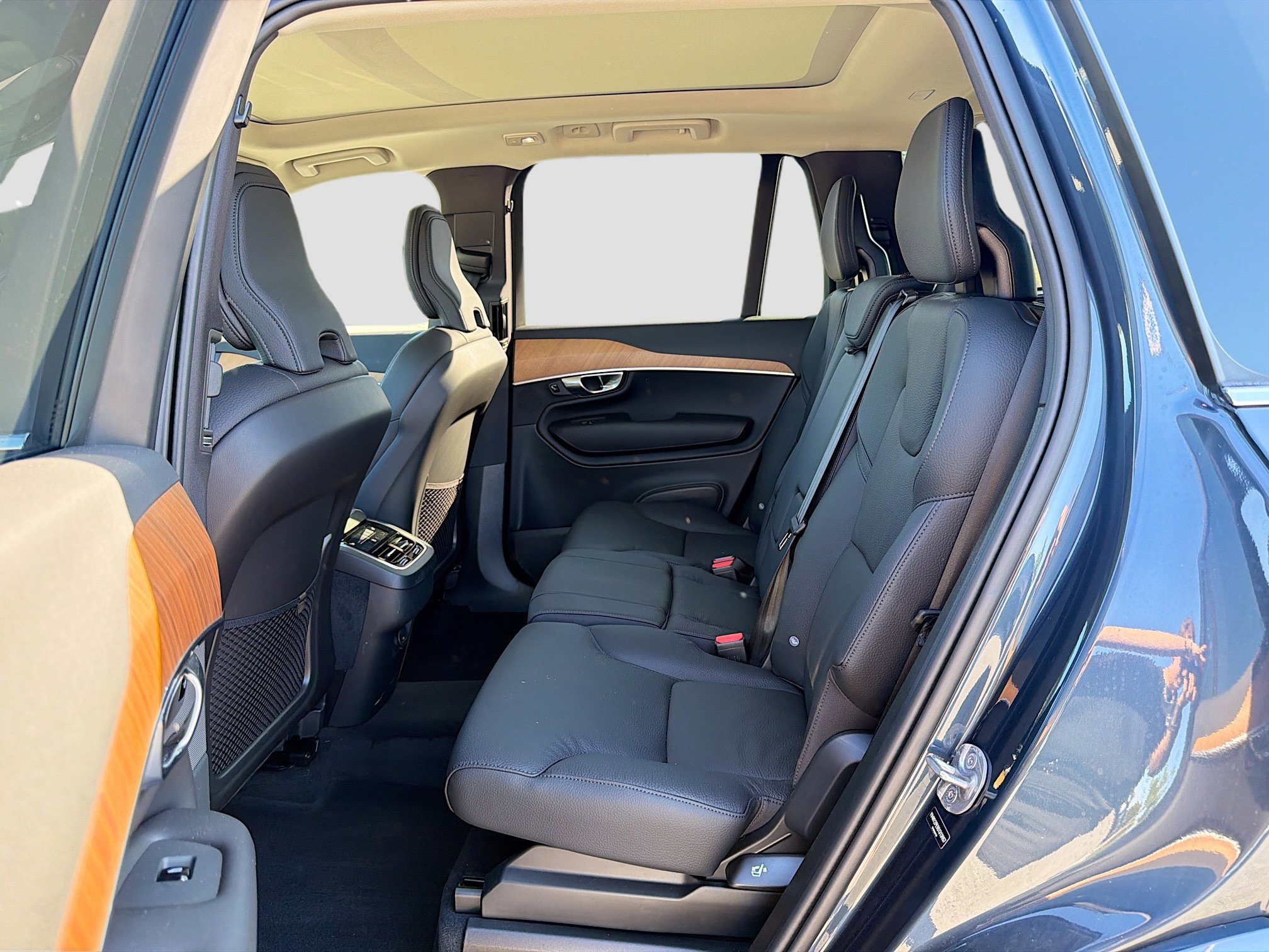 Used 2025 Volvo XC90 B5 Plus w/ Protection Package Premier AWD/4WD image 22