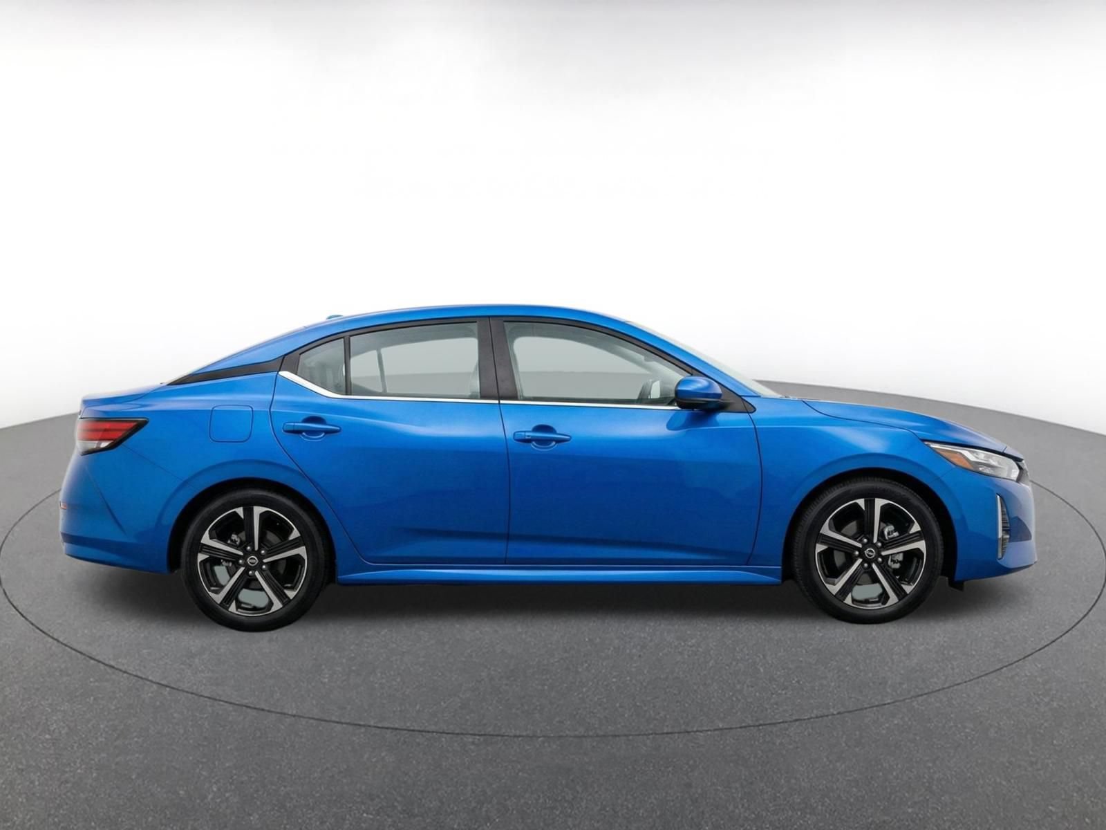 Used 2025 Nissan Sentra SV FWD image 10