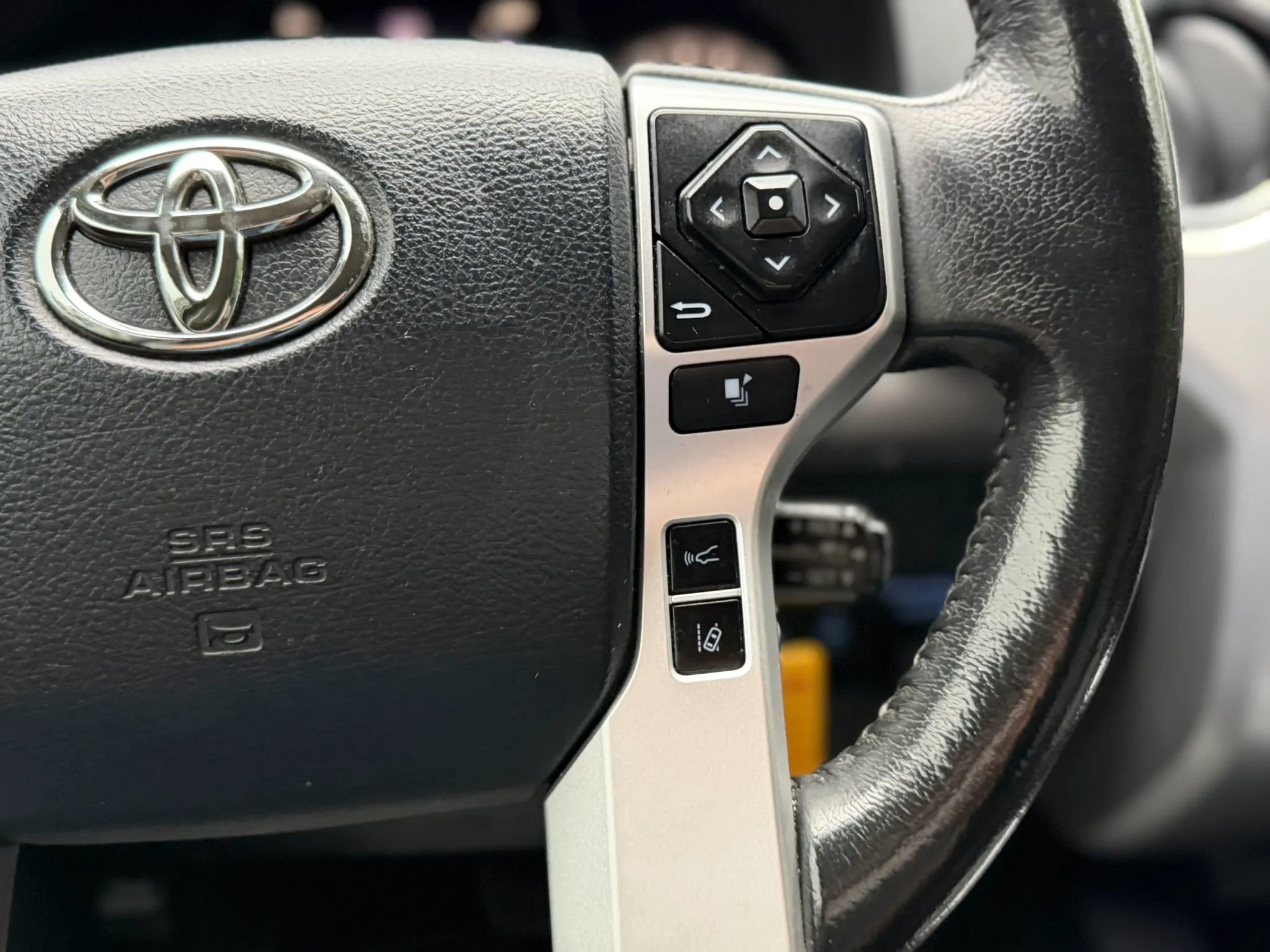 Used 2020 Toyota Tundra SR5 w/ SR5 Leather Package RWD image 27