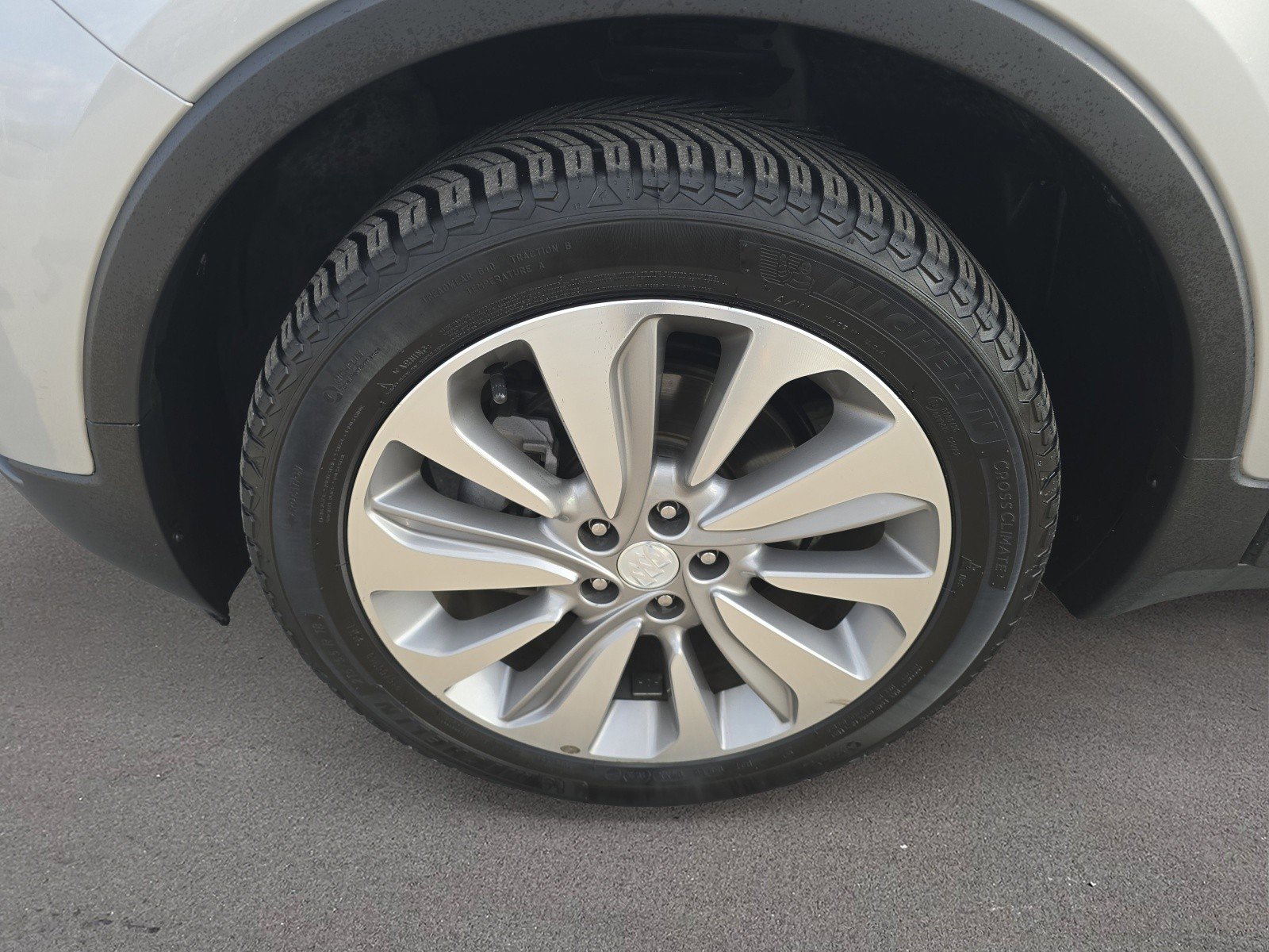 Used 2020 Buick Encore Preferred w/ Safety Package image 22