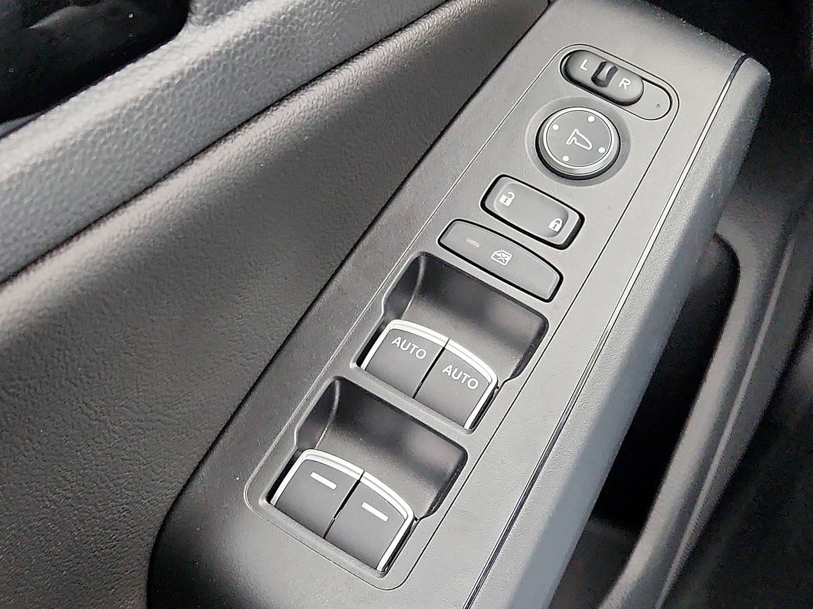 Used 2022 Honda Civic EX-L image 23