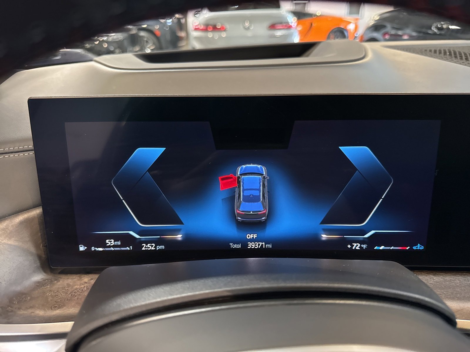 Used 2023 BMW X7 M60i w/ Executive Package image 41