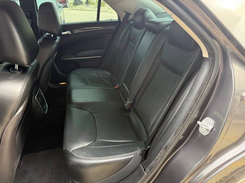 Used 2016 Chrysler 300 Limited image 11