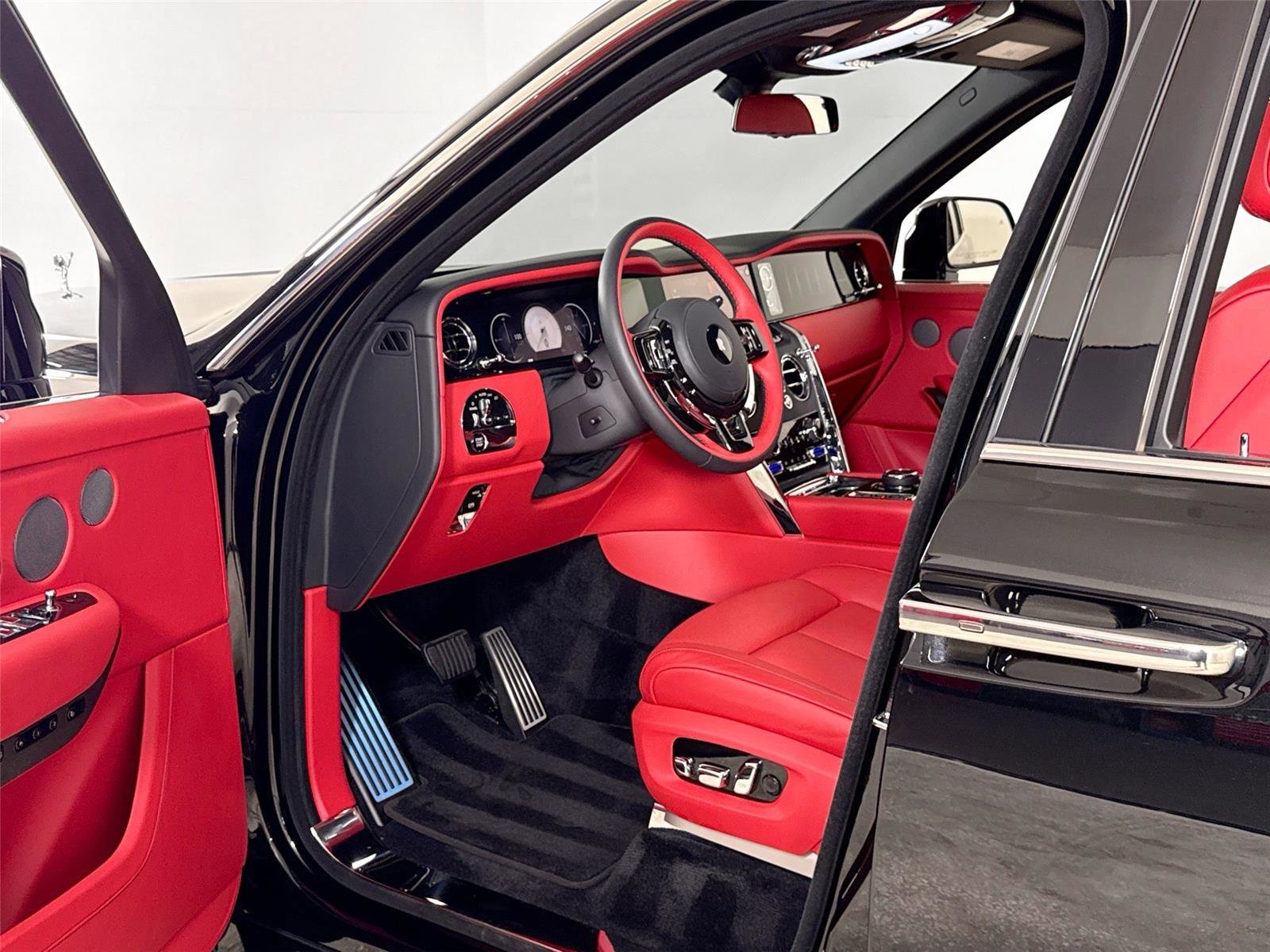 Used 2025 Rolls-Royce Cullinan image 14