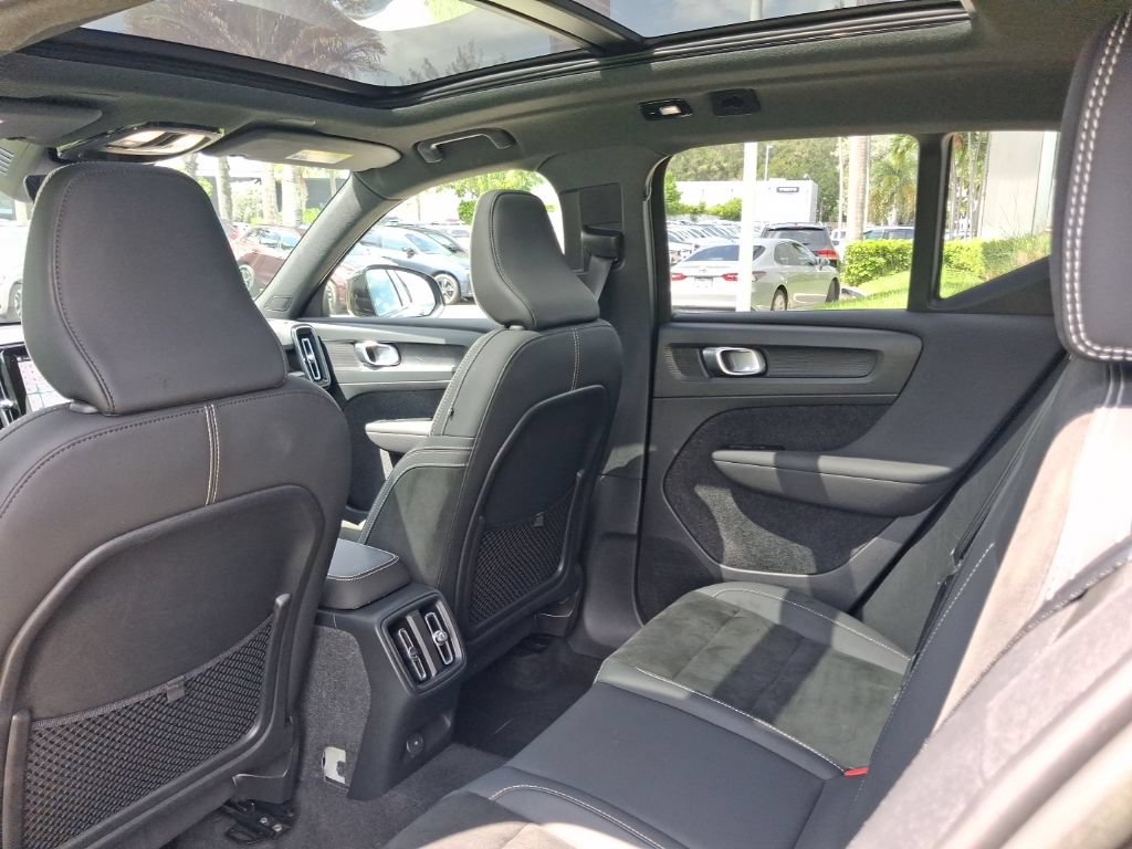 Used 2023 Volvo XC40 Recharge Plus AWD/4WD image 7
