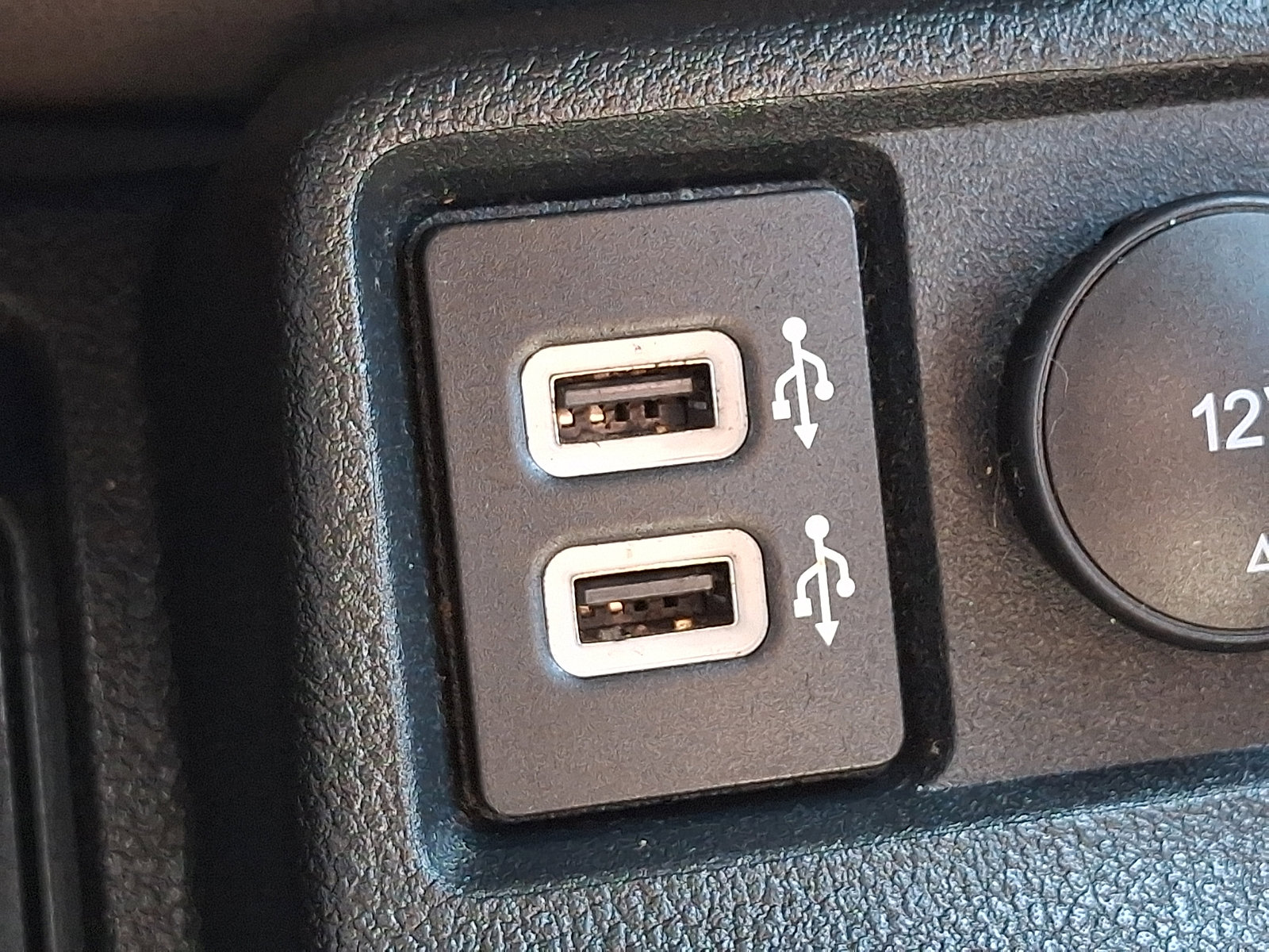 Used 2022 Ford Transit Connect XLT image 30