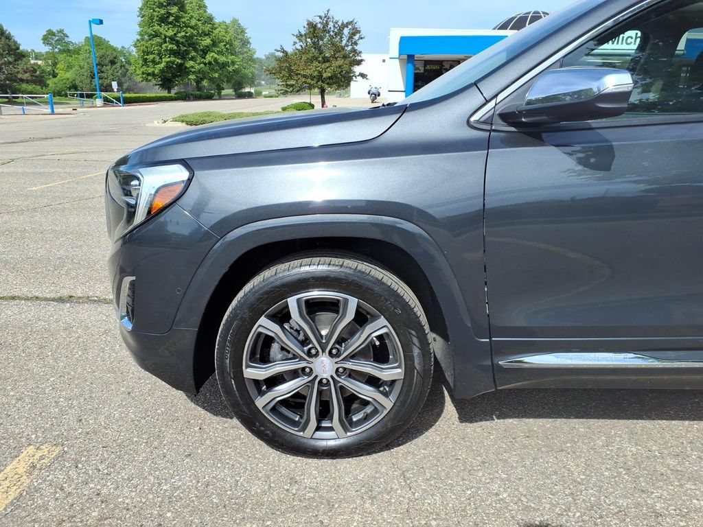 Used 2018 GMC Terrain Denali w/ Advanced Safety Package AWD/4WD image 24