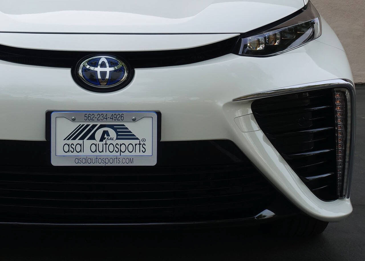 Used 2017 Toyota Mirai FWD image 4