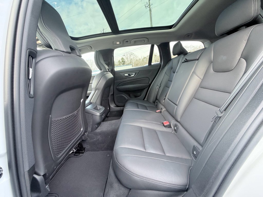 Used 2025 Volvo V60 B5 Cross Country Plus image 24