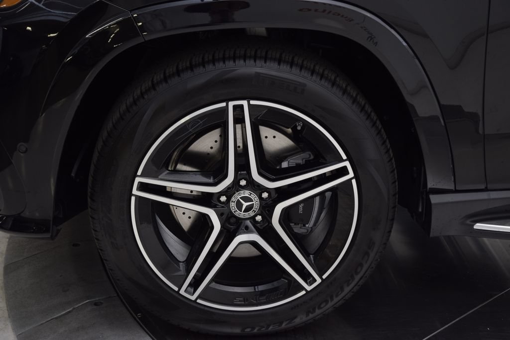 New 2026 Mercedes-Benz GLS 450 4MATIC image 12