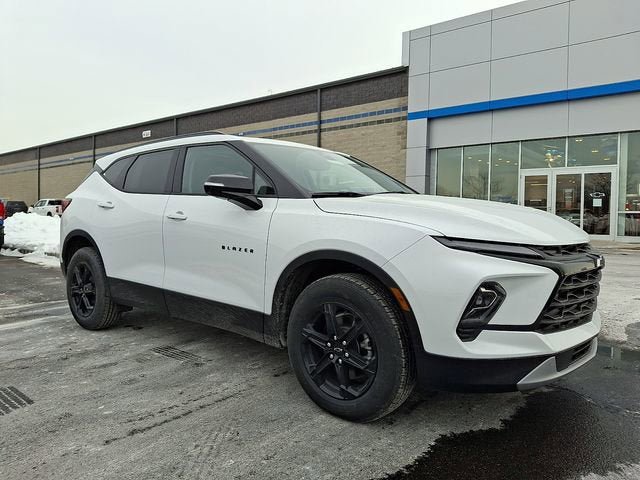 New 2026 Chevrolet Blazer LT w/ Sound & Technology Package AWD/4WD image 3