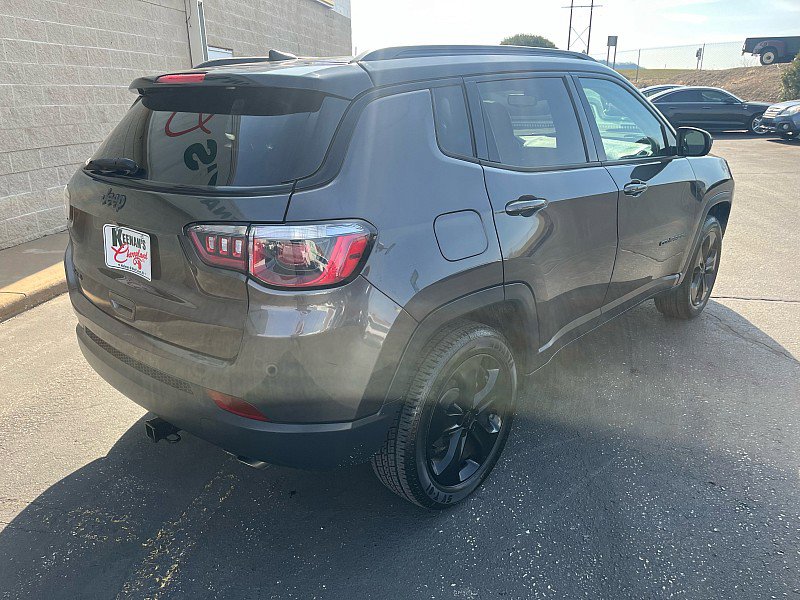 Used 2018 Jeep Compass Latitude w/ Popular Equipment Group AWD/4WD image 9