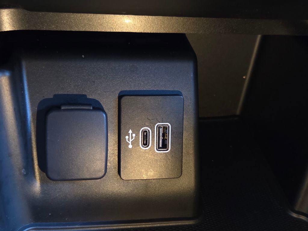 Used 2025 Ford Explorer ST-Line w/ ST-Line Street Pack image 31