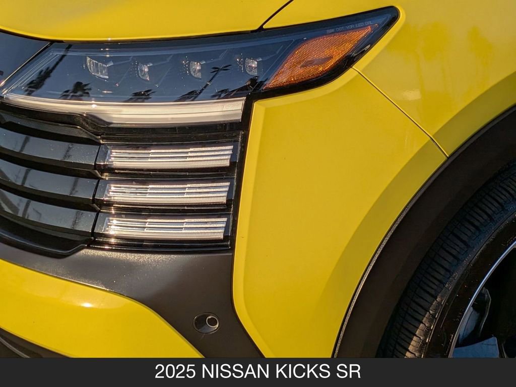 Used 2025 Nissan Kicks SR FWD image 10
