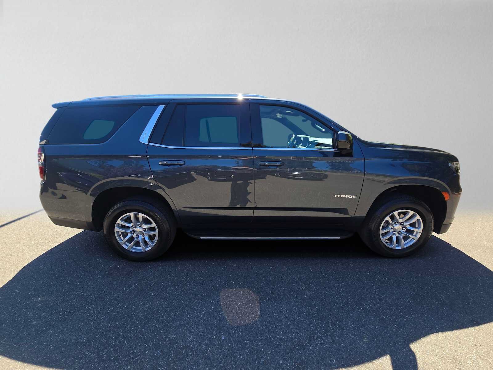Used 2021 Chevrolet Tahoe LT AWD/4WD image 2