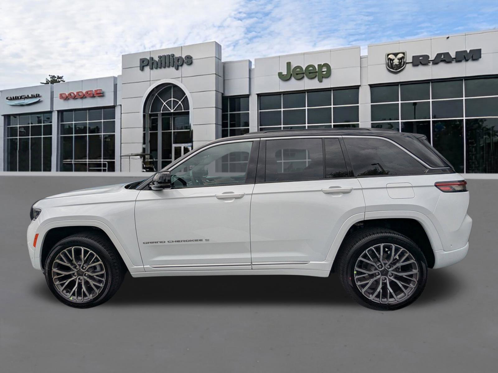 New 2026 Jeep Grand Cherokee Summit AWD/4WD image 6