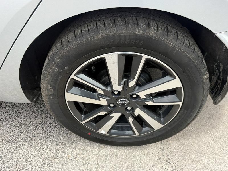 Used 2025 Nissan Versa SV FWD image 29