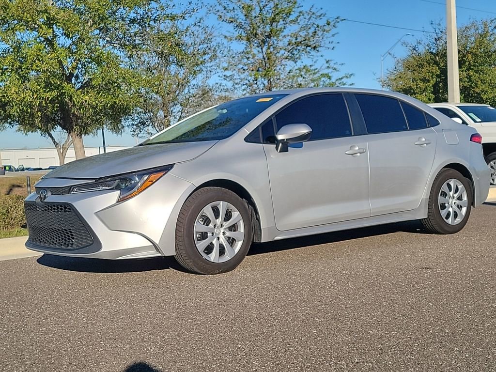 Used 2022 Toyota Corolla LE image 1