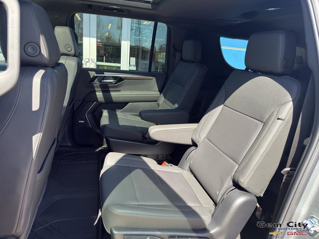 New 2026 Chevrolet Suburban Z71 w/ Comfort Package AWD/4WD image 13