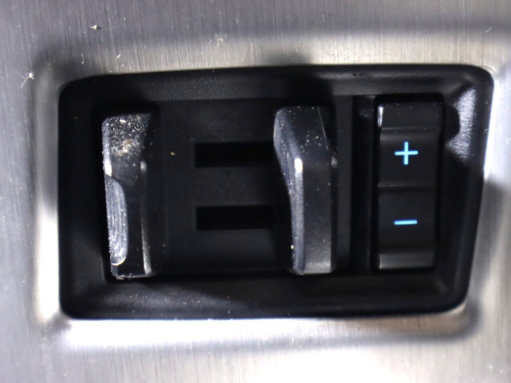 Used 2015 Ford F150 Platinum w/ Equipment Group 701A Luxury image 28