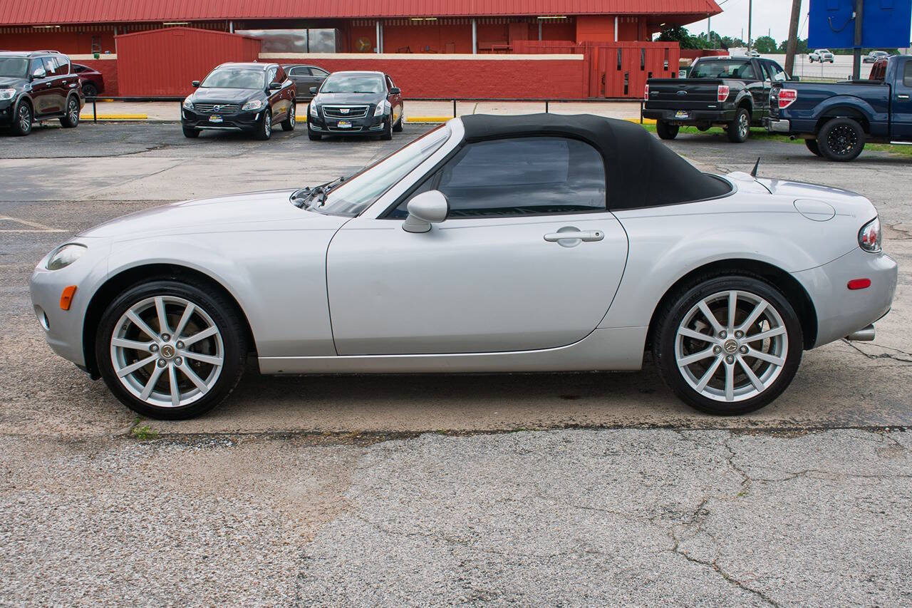Used 2008 MAZDA MX-5 Miata Touring RWD image 10