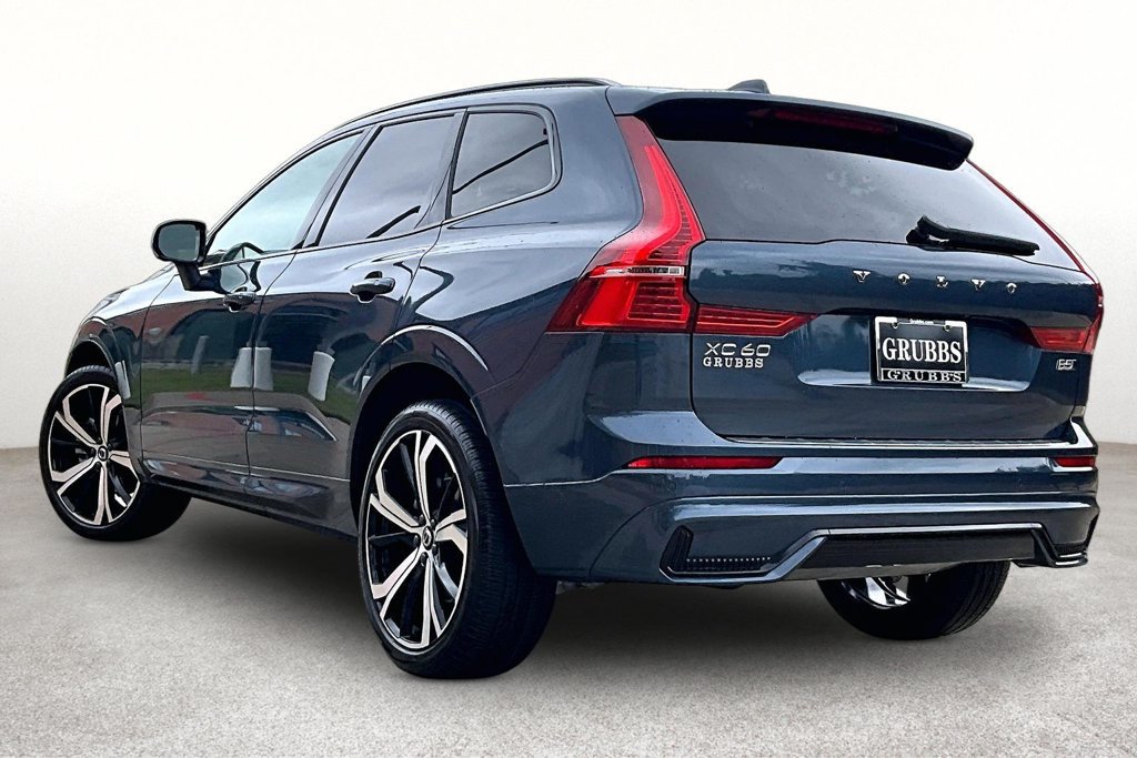 Certified 2025 Volvo XC60 B5 Ultra w/ Protection Package Premier AWD/4WD image 16