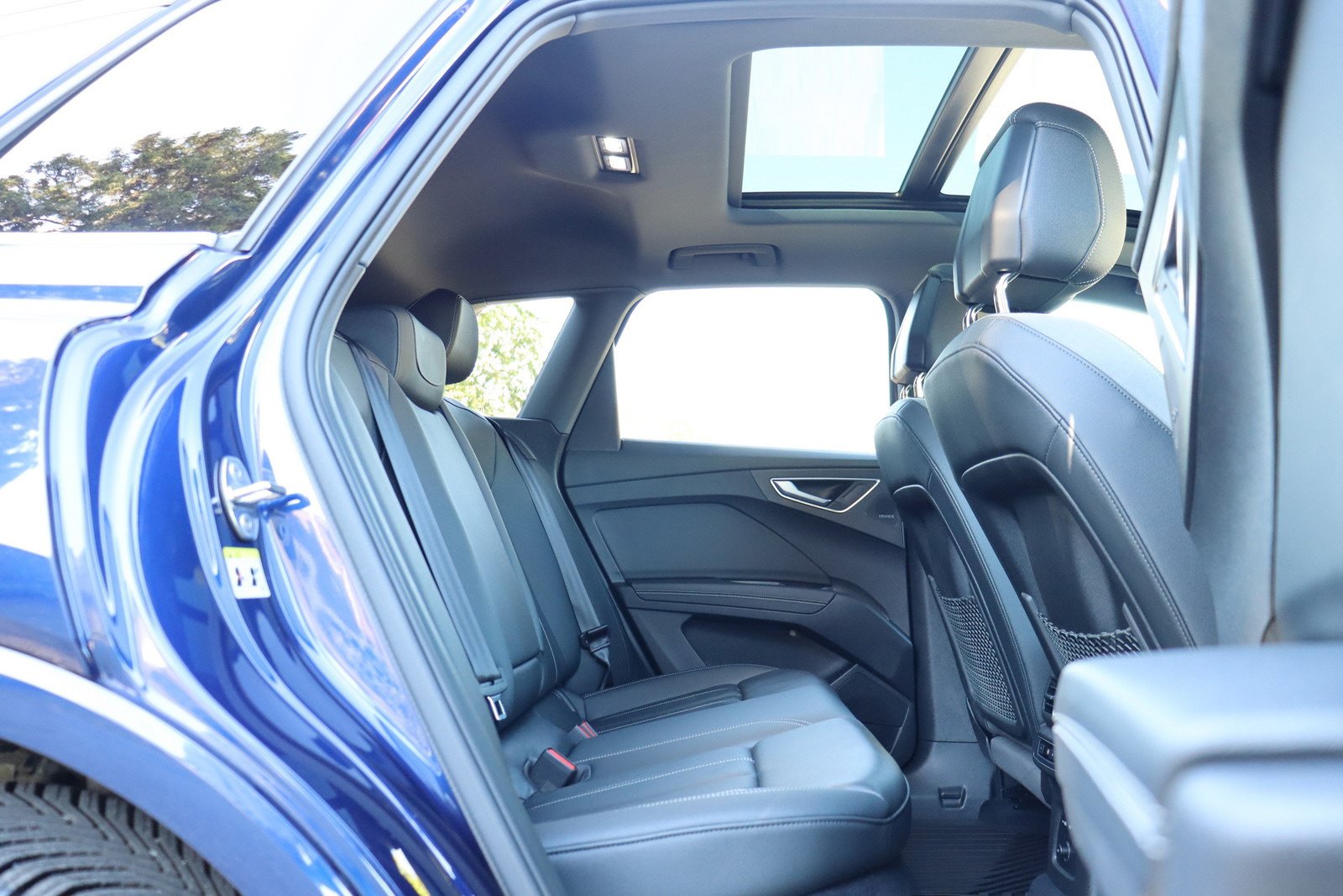 Used 2023 Audi Q4 e-tron Premium Plus w/ Premium Plus AWD/4WD image 18