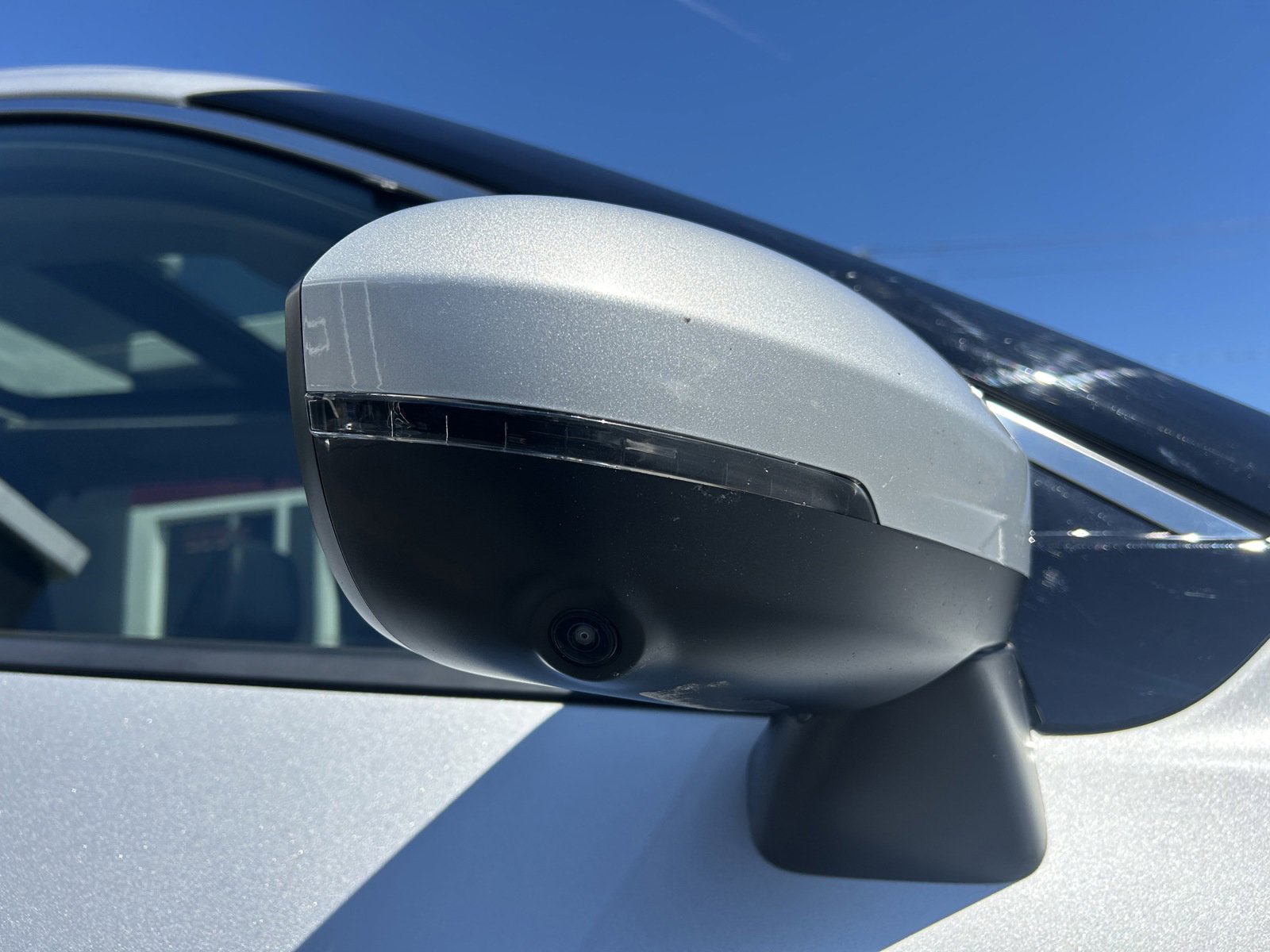 Used 2021 Nissan Rogue SV w/ Premium Package image 7