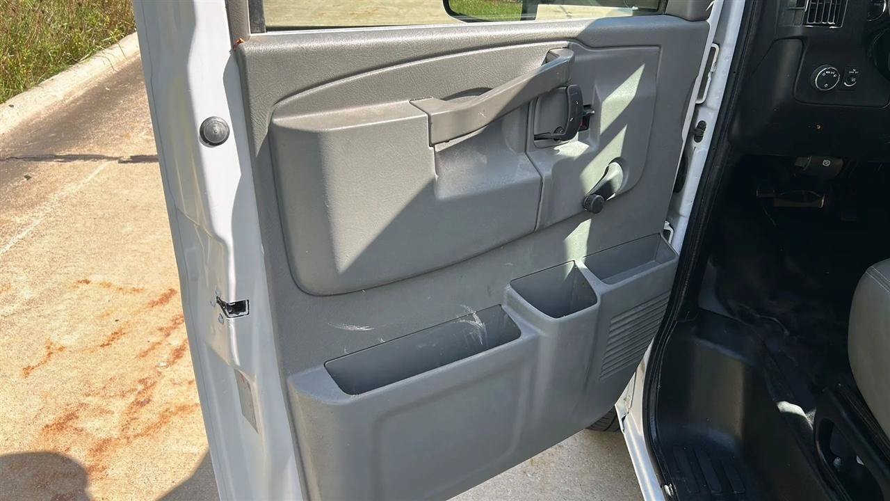 Used 2019 Chevrolet Express 3500 Extended w/ Driver Convenience Package RWD image 41
