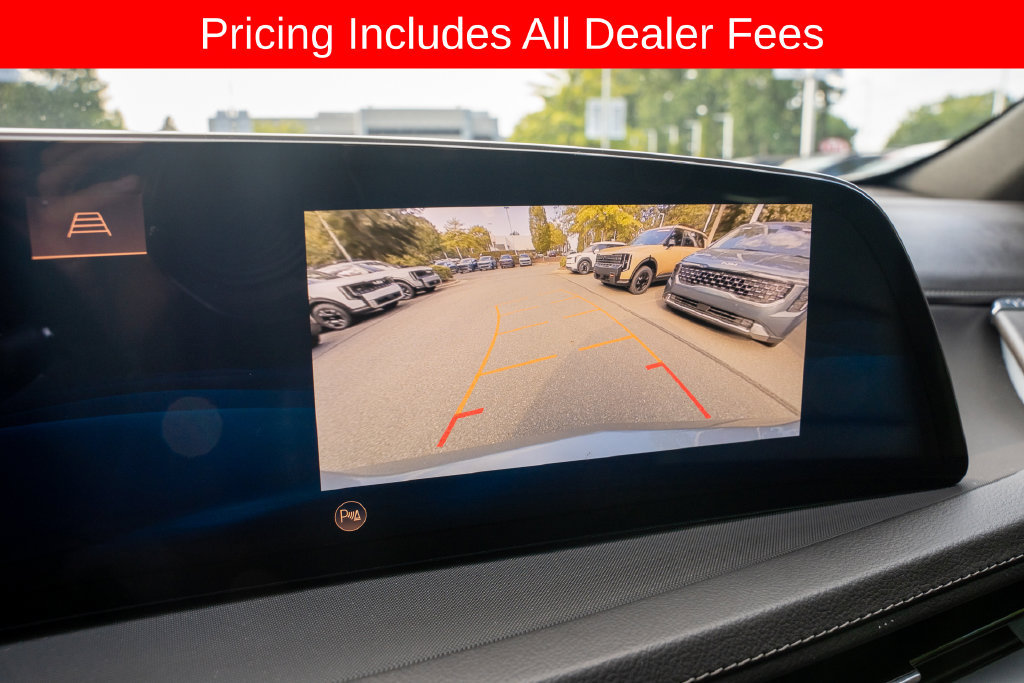 Used 2024 Cadillac XT4 Luxury w/ Cold Weather Package FWD image 15
