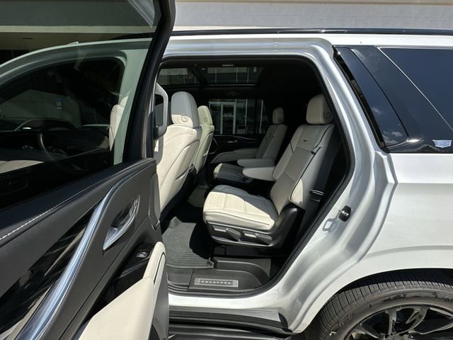 Certified 2024 Cadillac Escalade Sport w/ LPO, ONYX Package image 30
