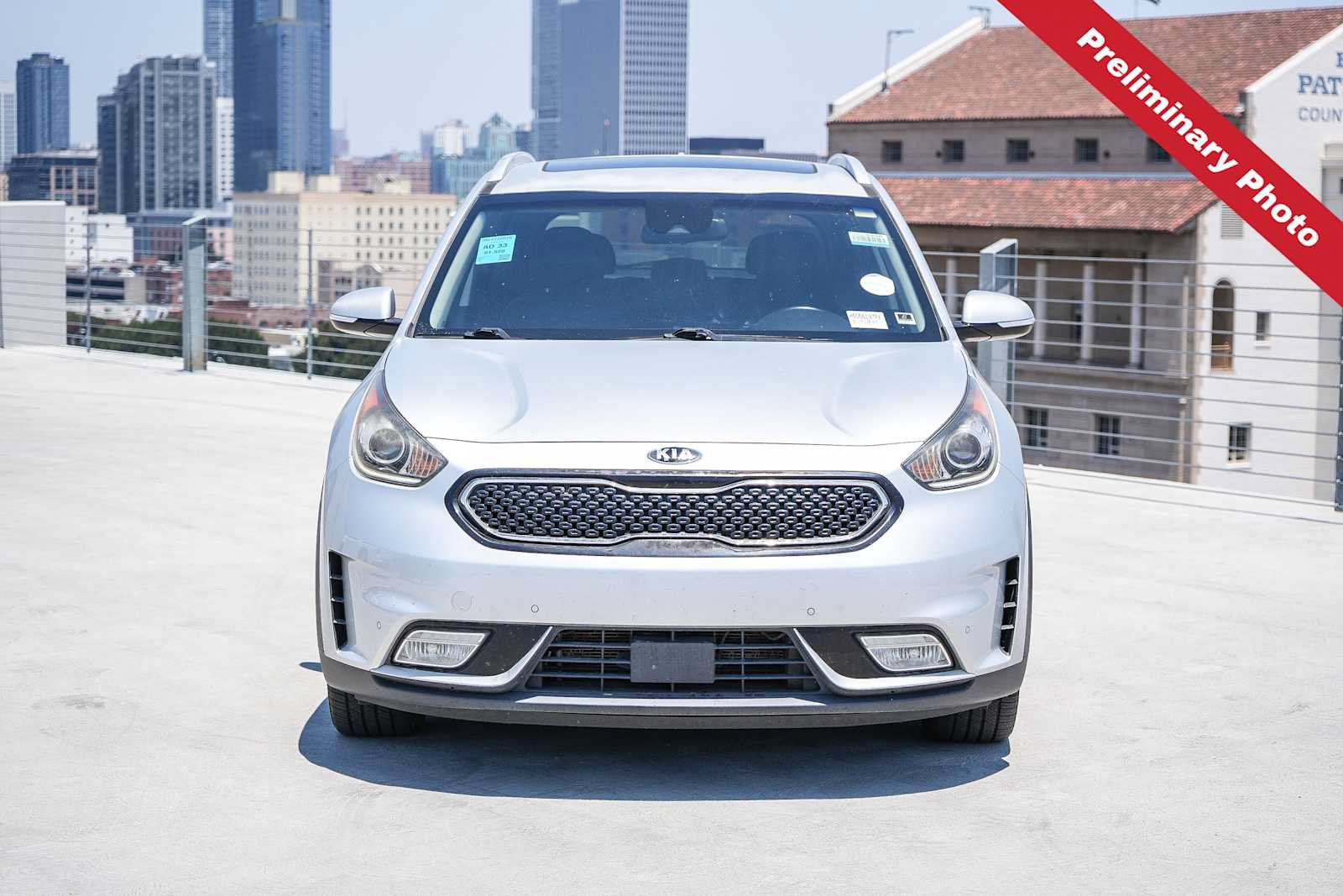 Used 2017 Kia Niro Touring w/ Advanced Technology Package FWD image 2