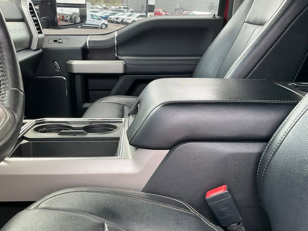 Used 2020 Ford F350 Lariat image 11