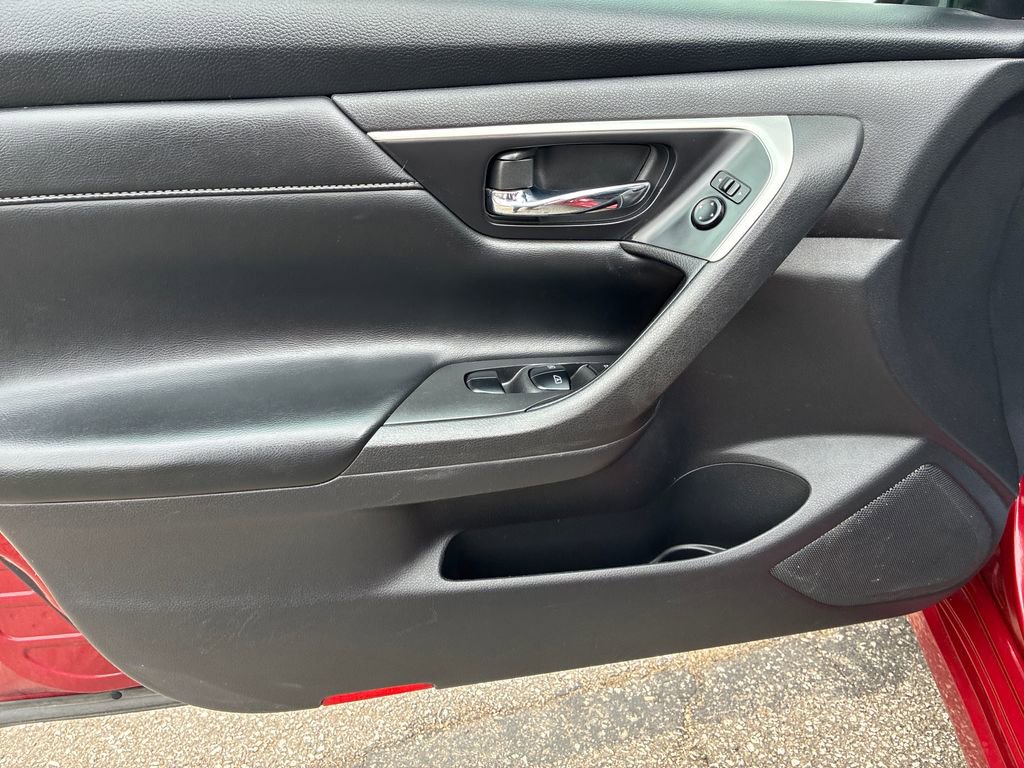 Used 2017 Nissan Altima 2.5 SL w/ Moonroof Package FWD image 12