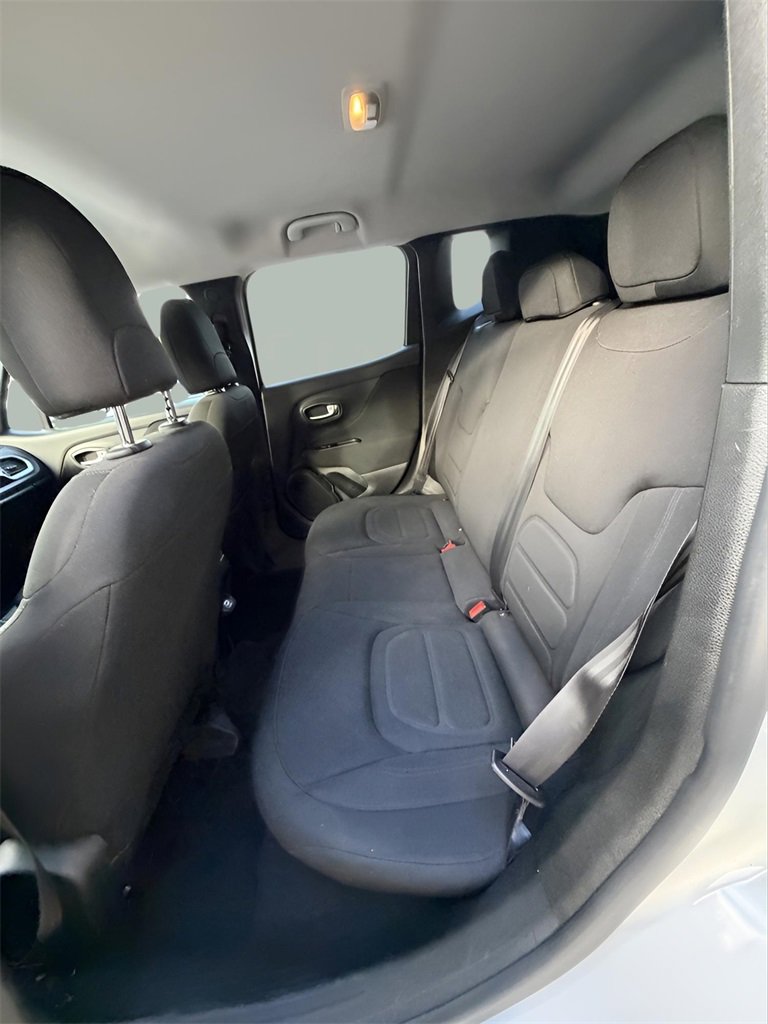 Used 2020 Jeep Renegade Latitude image 15