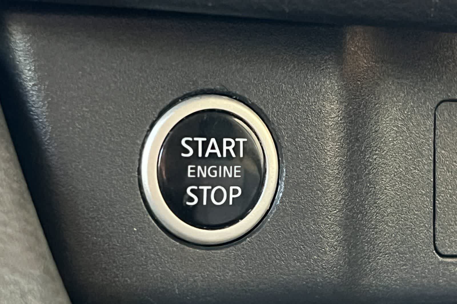 Used 2021 Nissan Rogue SV FWD image 28