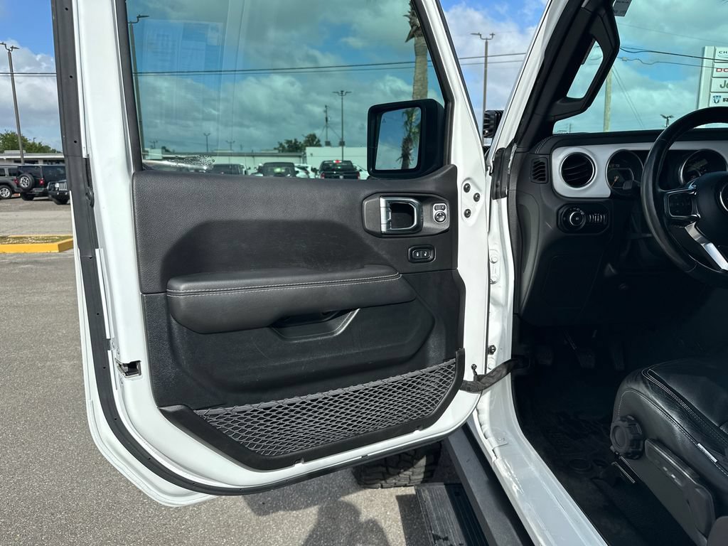 Used 2021 Jeep Wrangler Unlimited Sahara AWD/4WD image 10