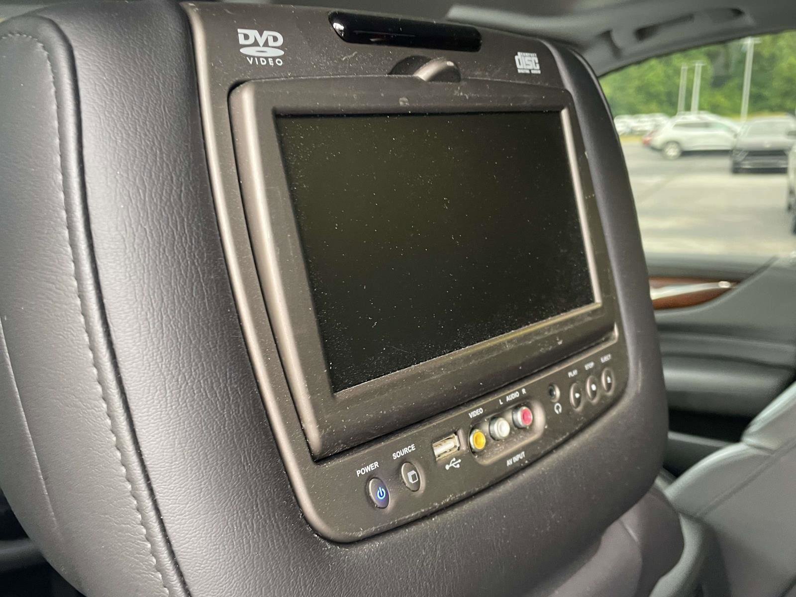 Used 2019 Cadillac Escalade Luxury AWD/4WD image 6