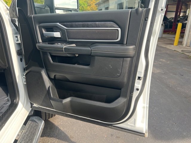 Used 2024 RAM 3500 Big Horn image 13