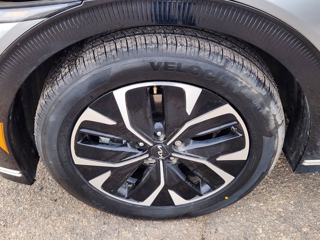 Used 2022 Kia EV6 Wind image 16