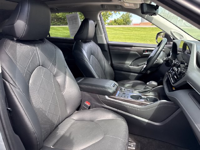 Used 2023 Toyota Highlander Platinum AWD/4WD image 13