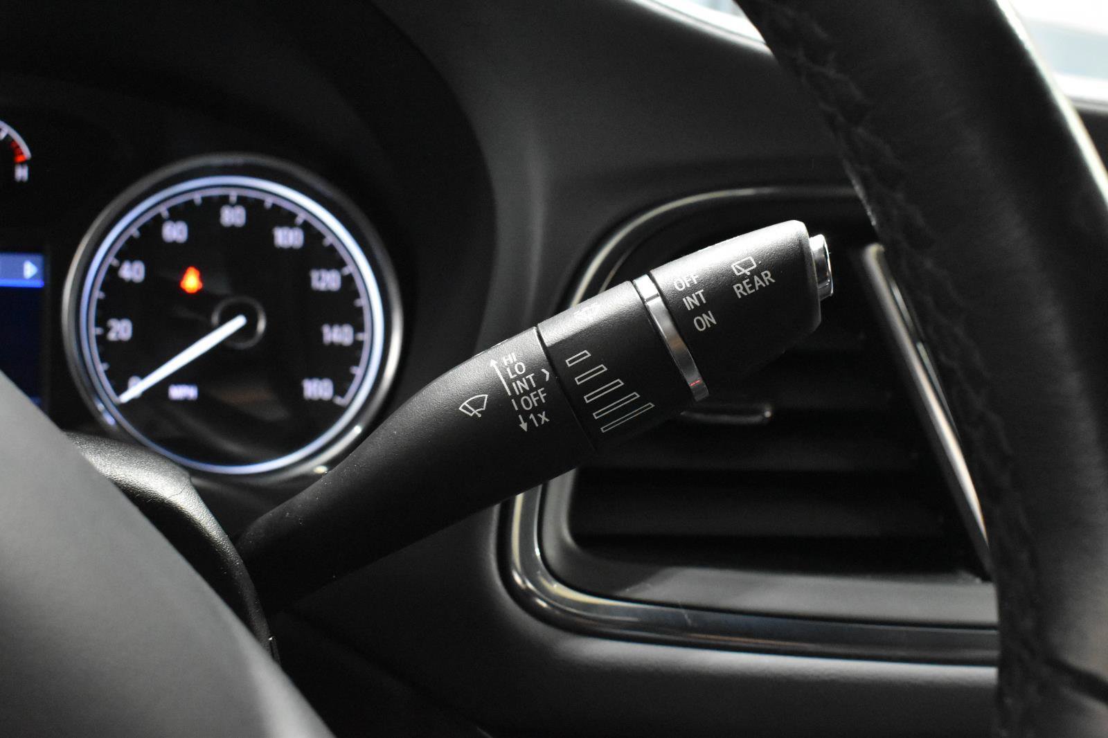 Used 2023 Buick Enclave Essence image 25