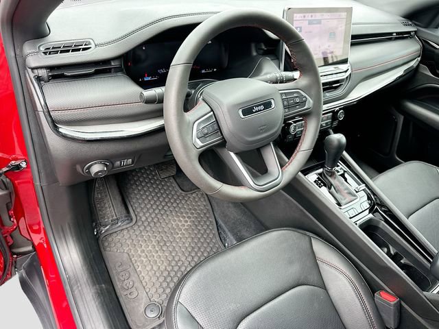 Used 2025 Jeep Compass Trailhawk w/ Trailhawk Elite Group image 9