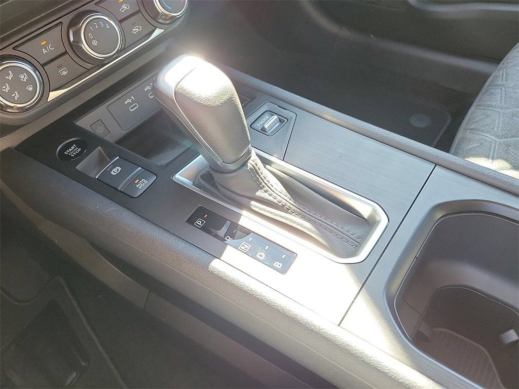 New 2025 Nissan Kicks SV FWD image 10