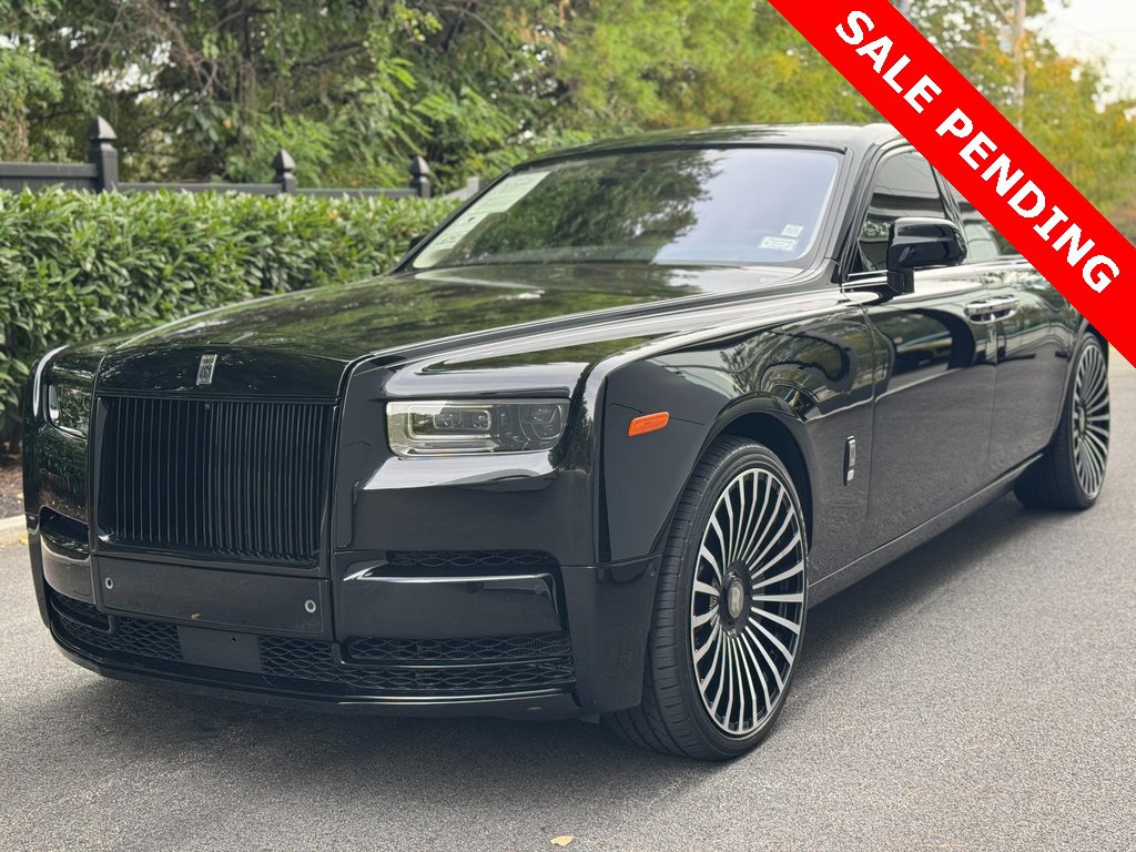 Used 2023 Rolls-Royce Phantom Sedan image 3